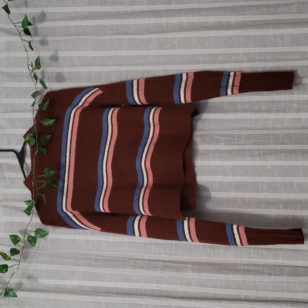 Arizona Jean Co Cropped Sweater